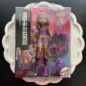 Monster High ~ Clawdeen Wolf Doll with Cresent